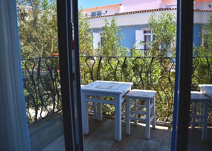 Zeytin Arasi Apart Otel